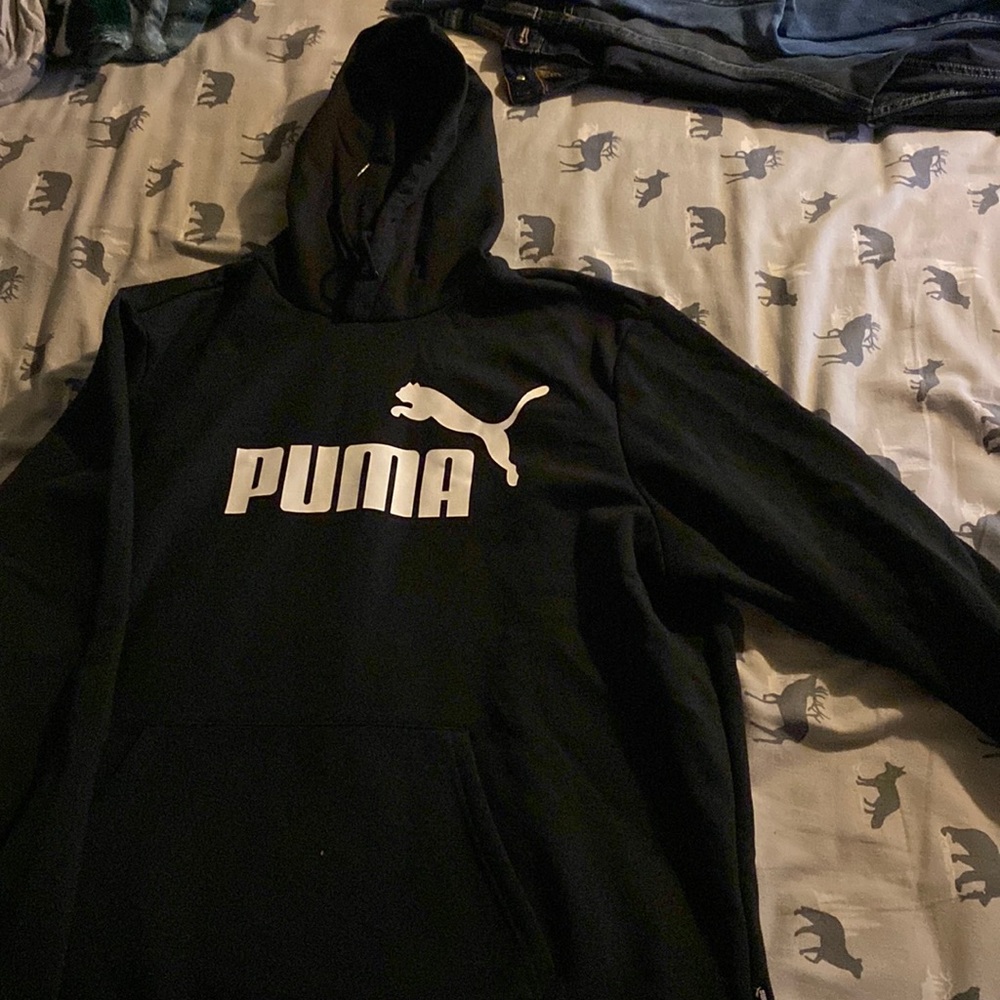 Men’s puma sweatshirt